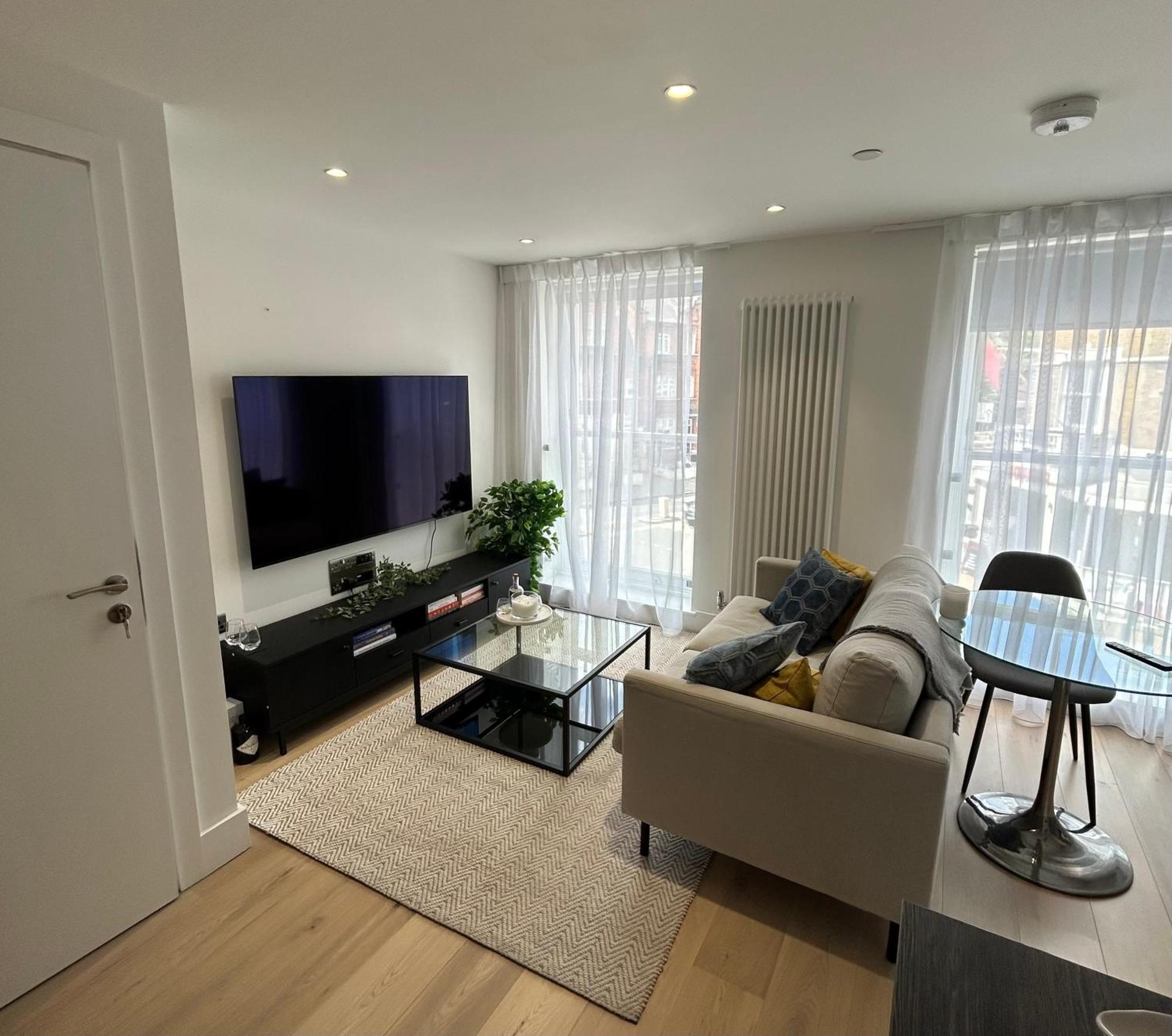Modern Flat In Battersea Londra